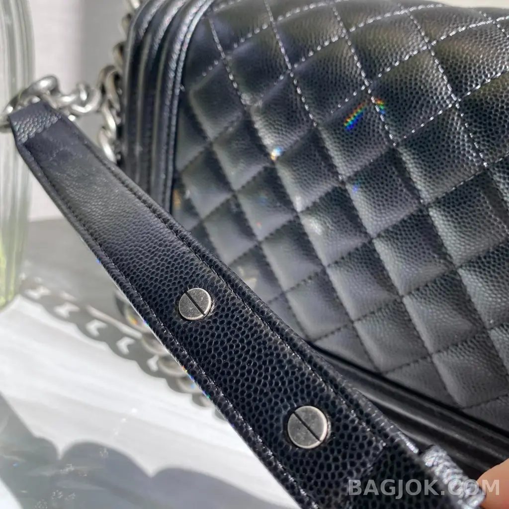 샤넬 Chanel 보이백 캐비어 미디움 상세 이미지