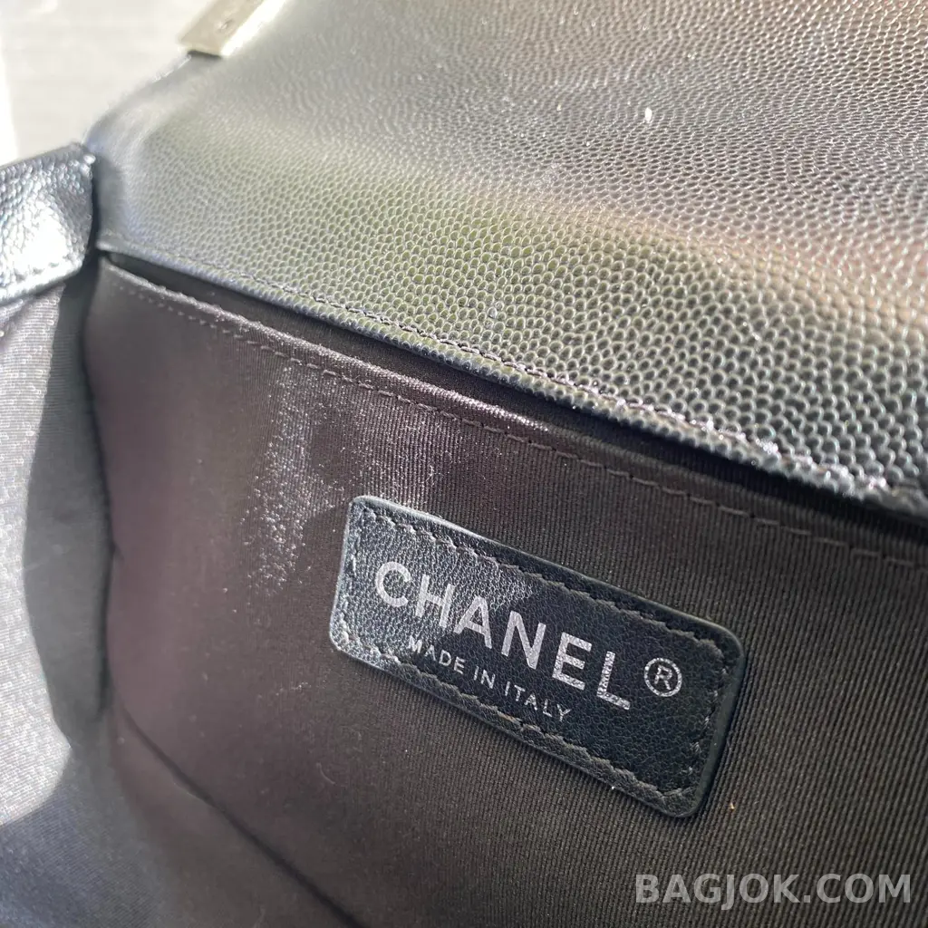 샤넬 Chanel 보이백 캐비어 미디움 상세 이미지
