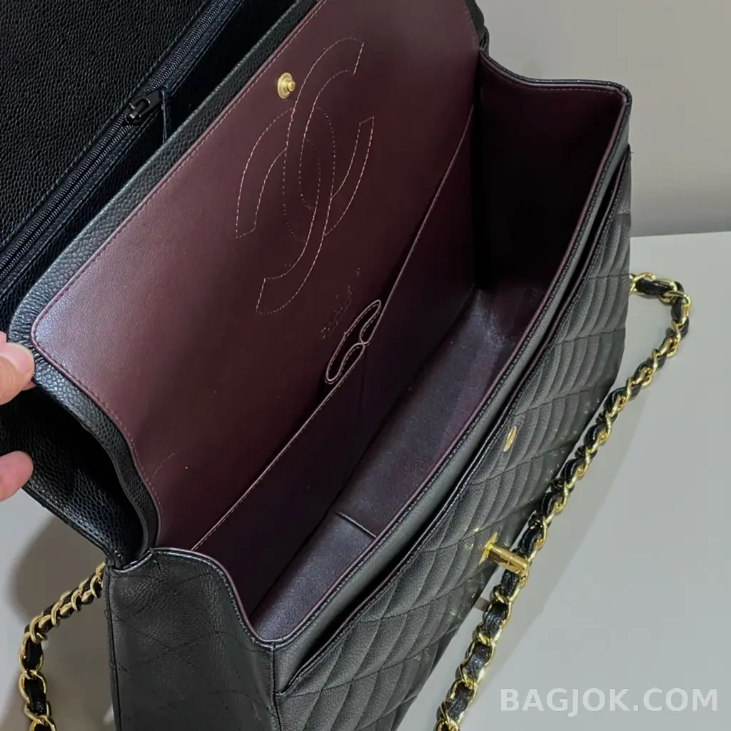 샤넬 Chanel 트래블 클래식 플랩백 맥시 캐비어 상세 이미지