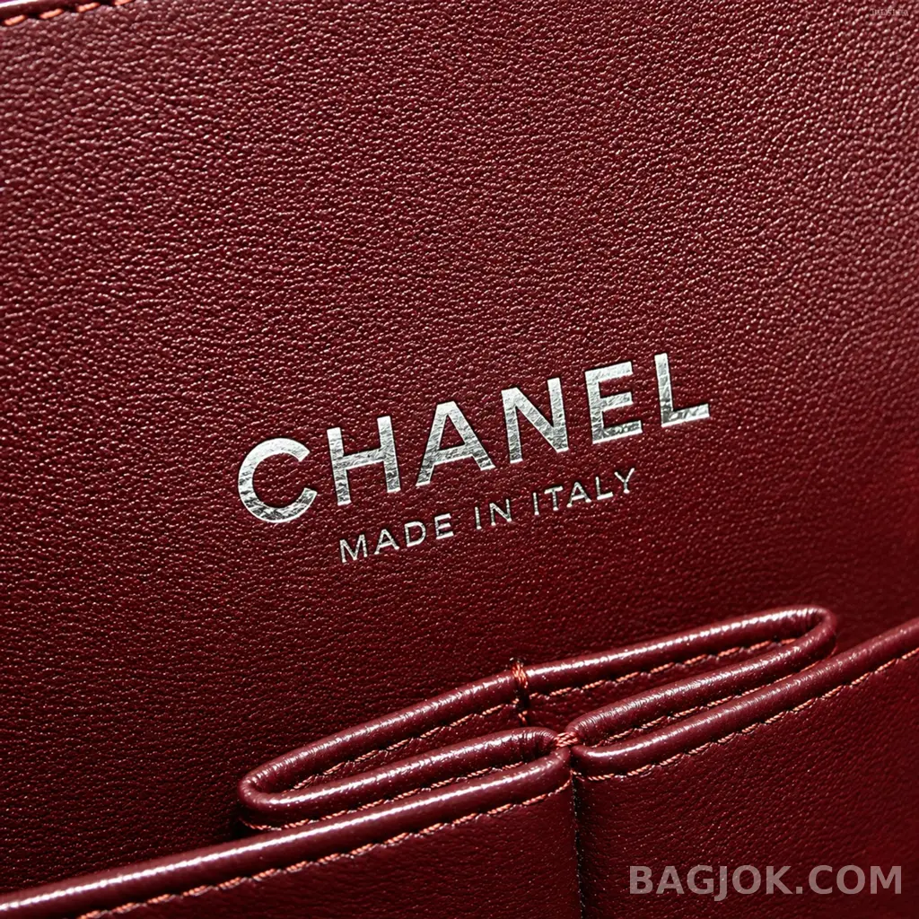 샤넬 Chanel 트래블 클래식 플랩백 맥시 캐비어 상세 이미지