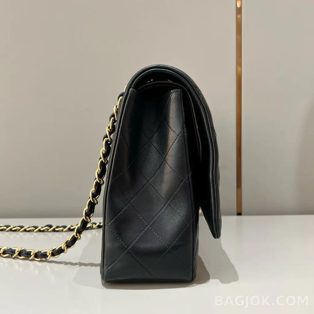 샤넬 Chanel 트래블 클래식 플랩백 맥시 램스킨 상세 이미지