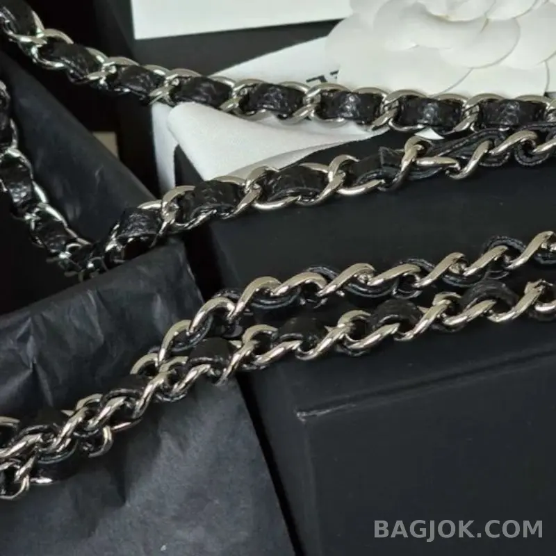 샤넬 Chanel 클래식 플랩백 스몰 캐비어 상세 이미지