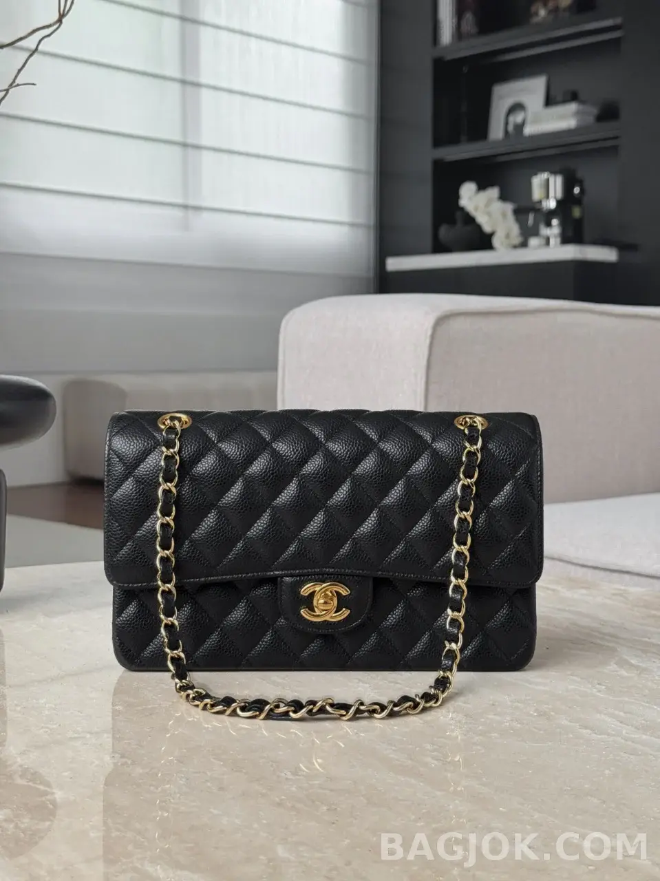 샤넬 Chanel 클래식 플랩백 미디움 캐비어 상세 이미지