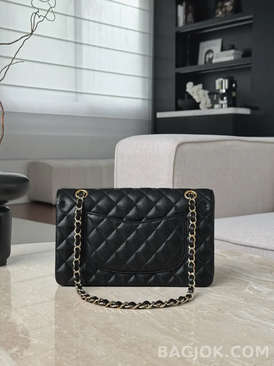 샤넬 Chanel 클래식 플랩백 미디움 캐비어 상세 이미지