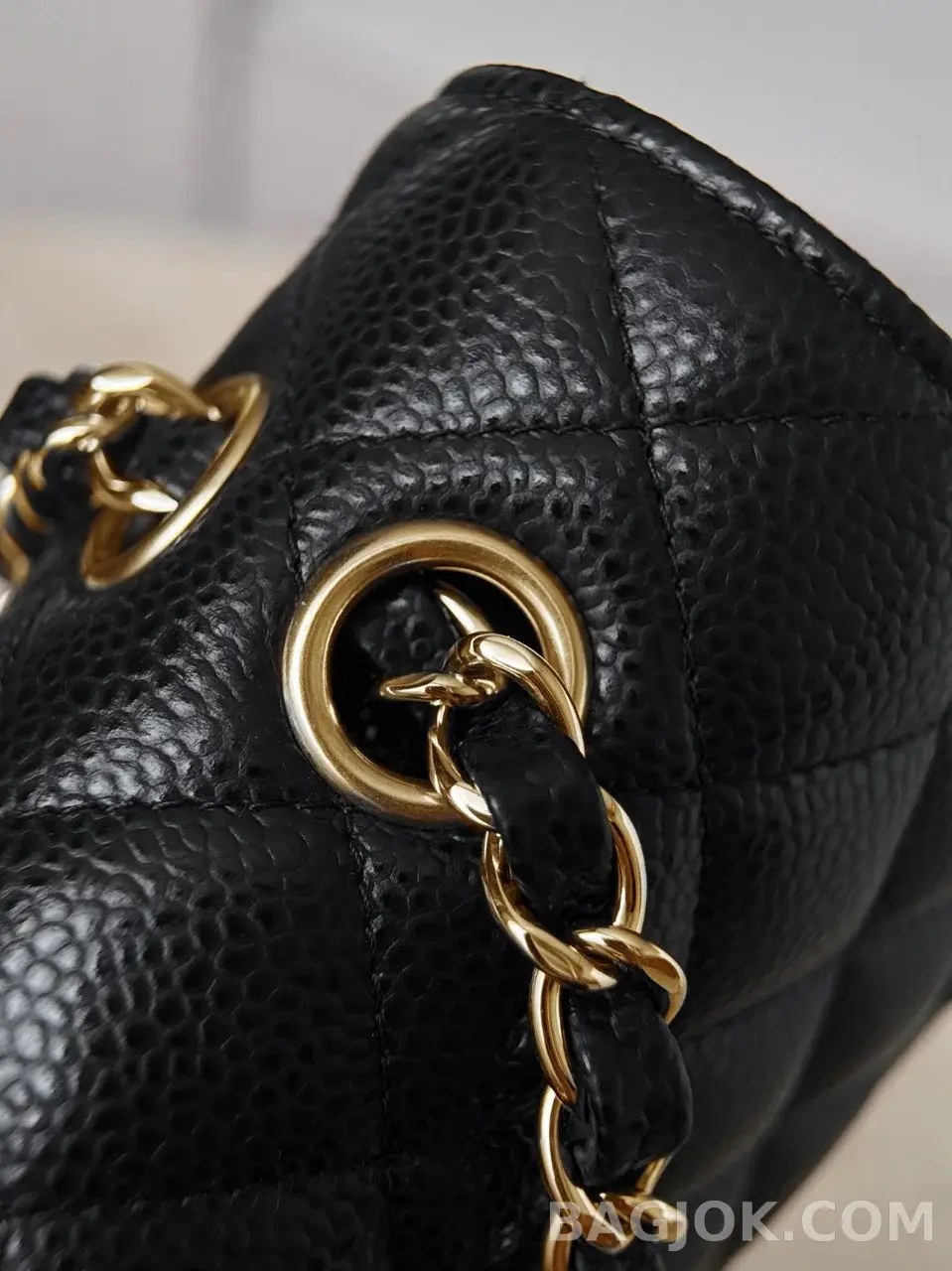 샤넬 Chanel 클래식 플랩백 미디움 캐비어 상세 이미지