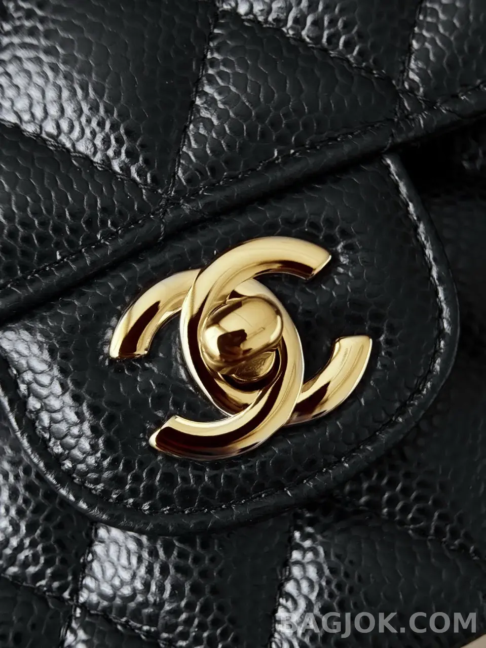 샤넬 Chanel 클래식 플랩백 미디움 캐비어 상세 이미지