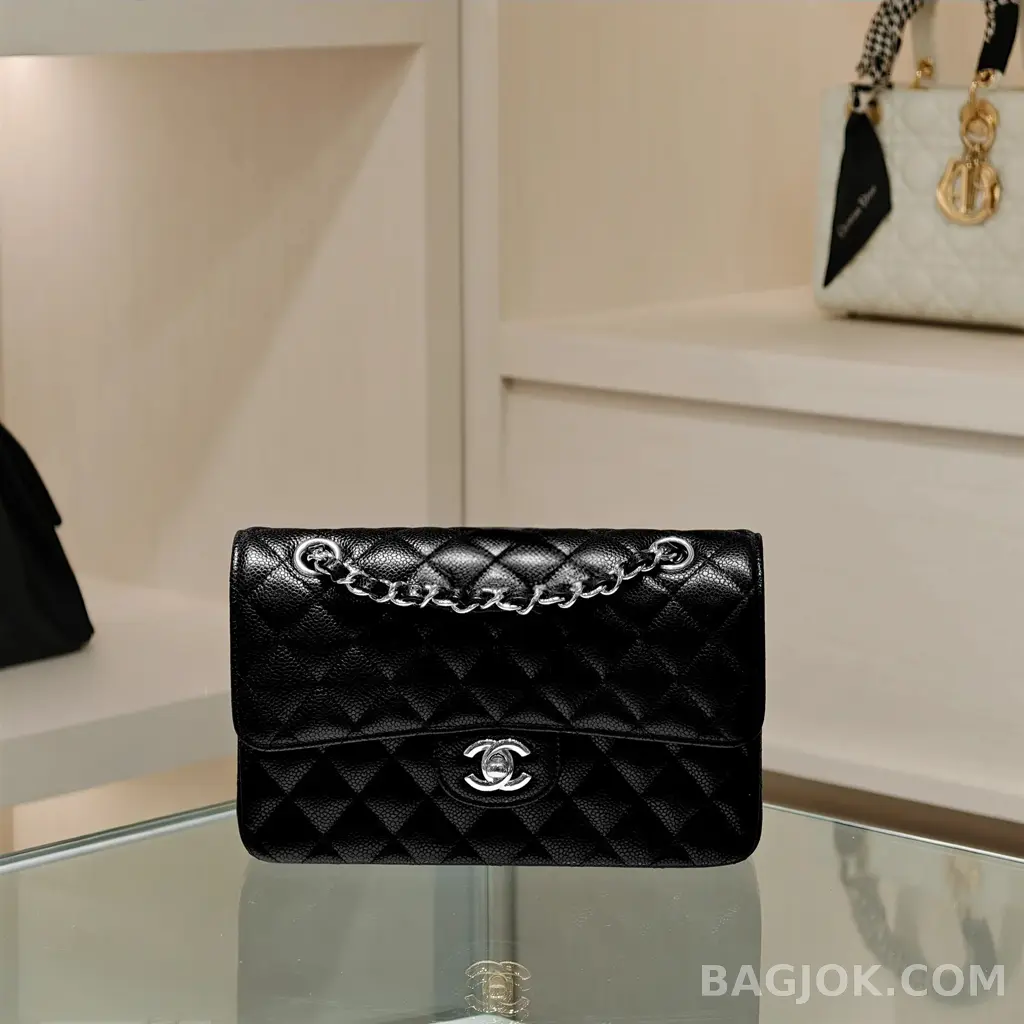 샤넬 Chanel 클래식 플랩백 미디움 캐비어 상세 이미지