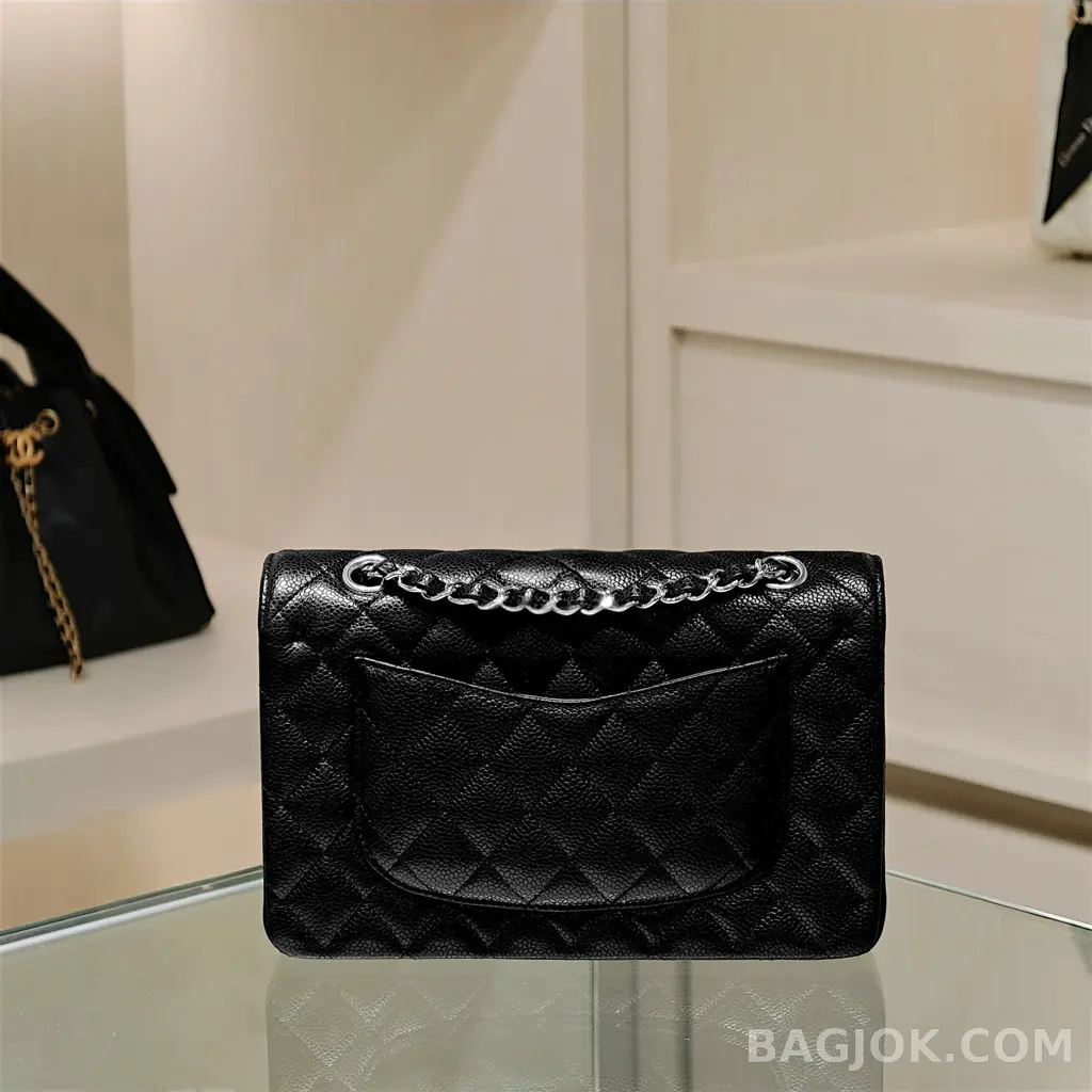 샤넬 Chanel 클래식 플랩백 미디움 캐비어 상세 이미지