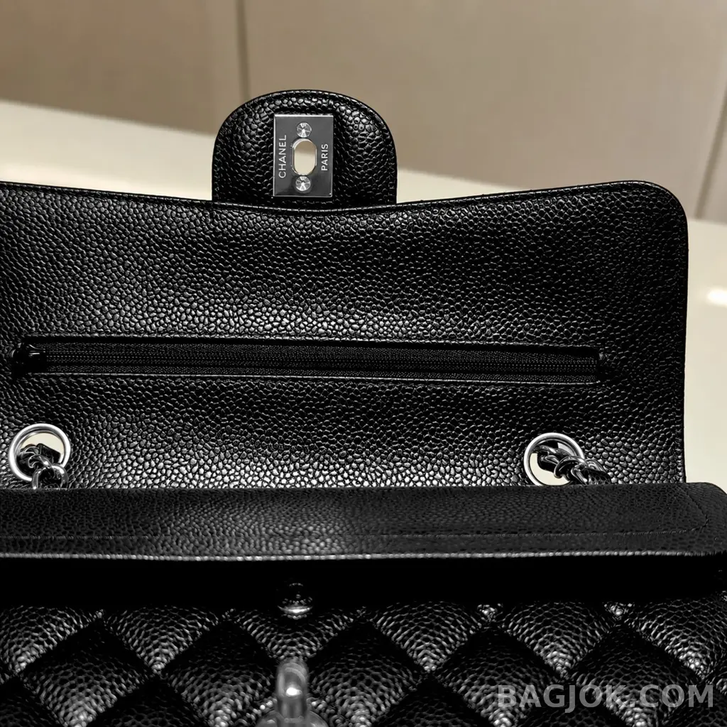 샤넬 Chanel 클래식 플랩백 미디움 캐비어 상세 이미지