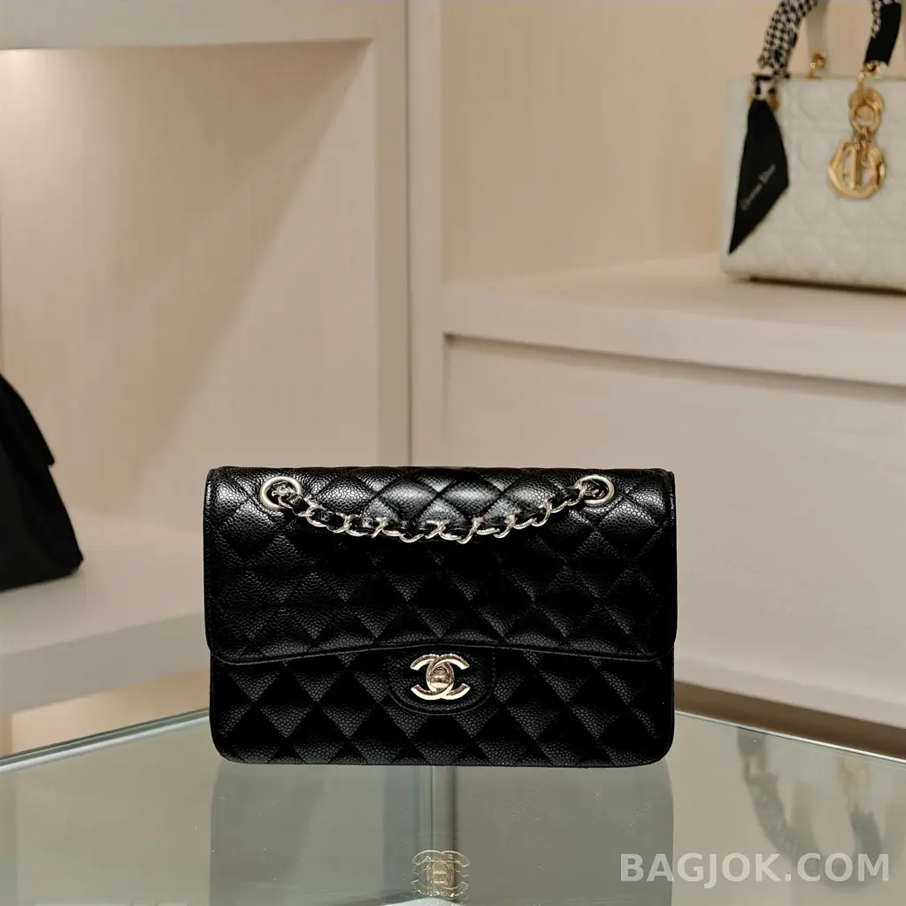 샤넬 Chanel 클래식 플랩백 미디움 캐비어 상세 이미지