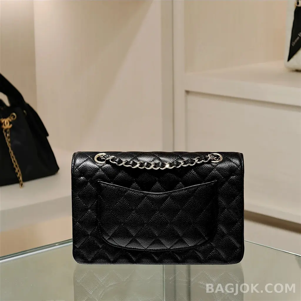 샤넬 Chanel 클래식 플랩백 미디움 캐비어 상세 이미지
