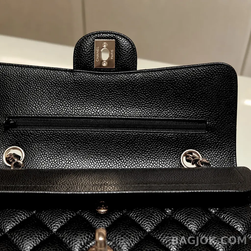 샤넬 Chanel 클래식 플랩백 미디움 캐비어 상세 이미지