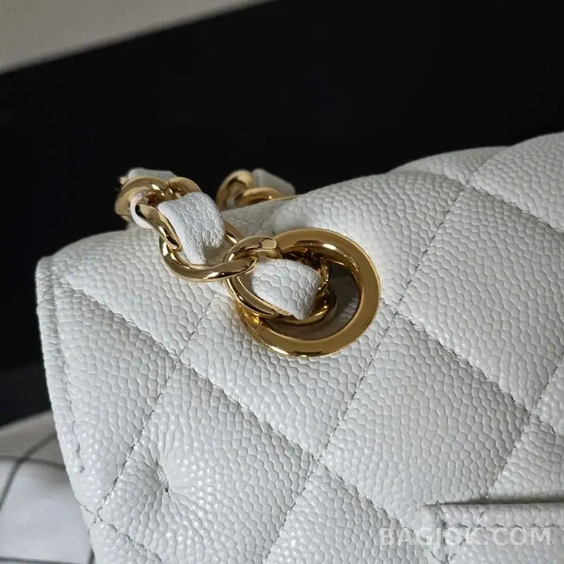 샤넬 Chanel 클래식 플랩백 미디움 캐비어 상세 이미지