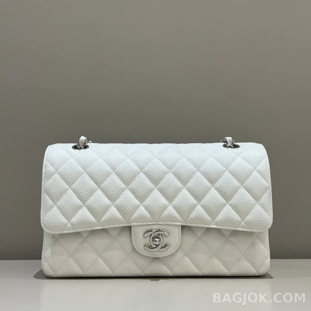샤넬 Chanel 클래식 플랩백 미디움 캐비어 상세 이미지