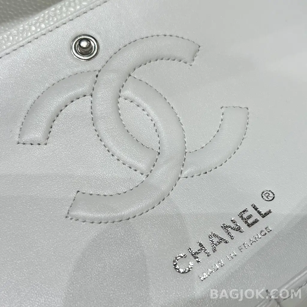 샤넬 Chanel 클래식 플랩백 미디움 캐비어 상세 이미지