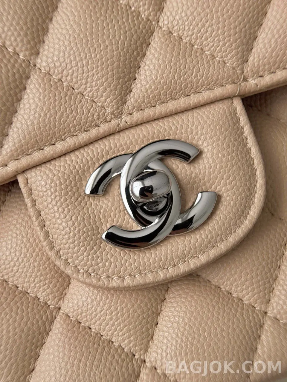 샤넬 Chanel 클래식 플랩백 미디움 캐비어 상세 이미지