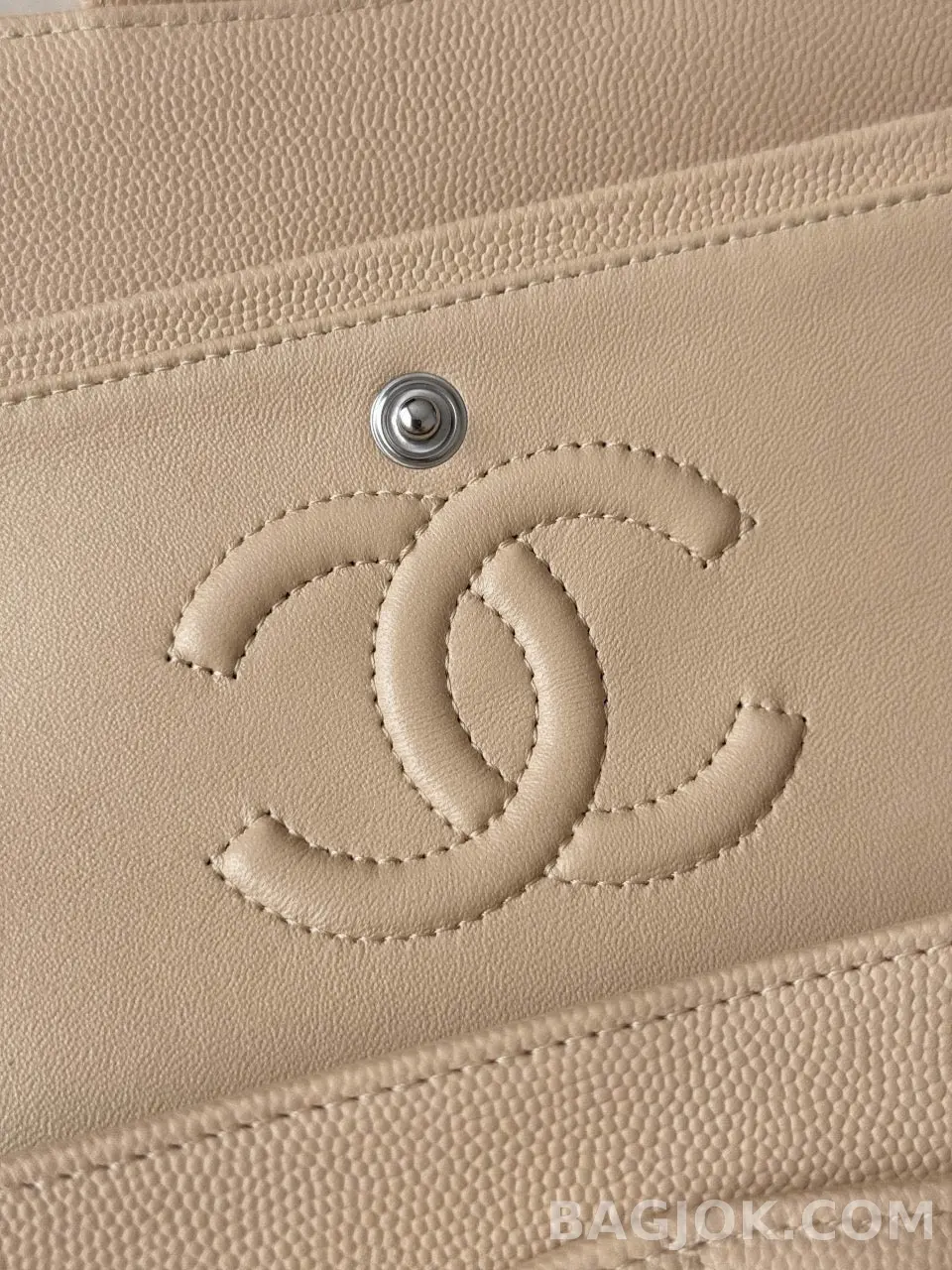 샤넬 Chanel 클래식 플랩백 미디움 캐비어 상세 이미지
