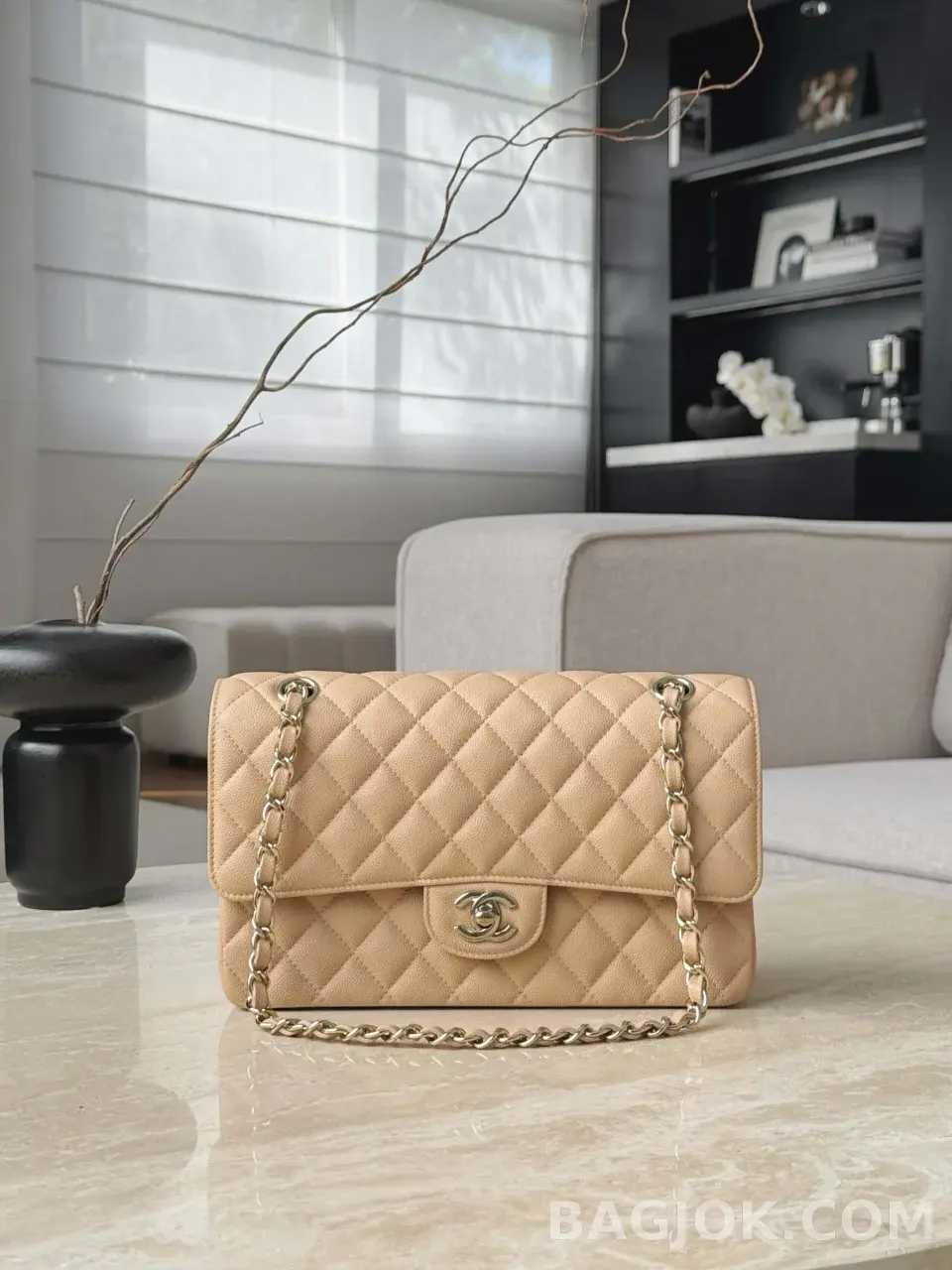 샤넬 Chanel 클래식 플랩백 미디움 캐비어 상세 이미지