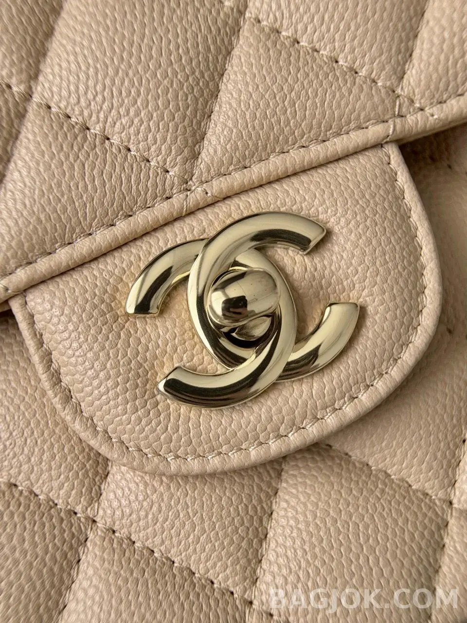 샤넬 Chanel 클래식 플랩백 미디움 캐비어 상세 이미지