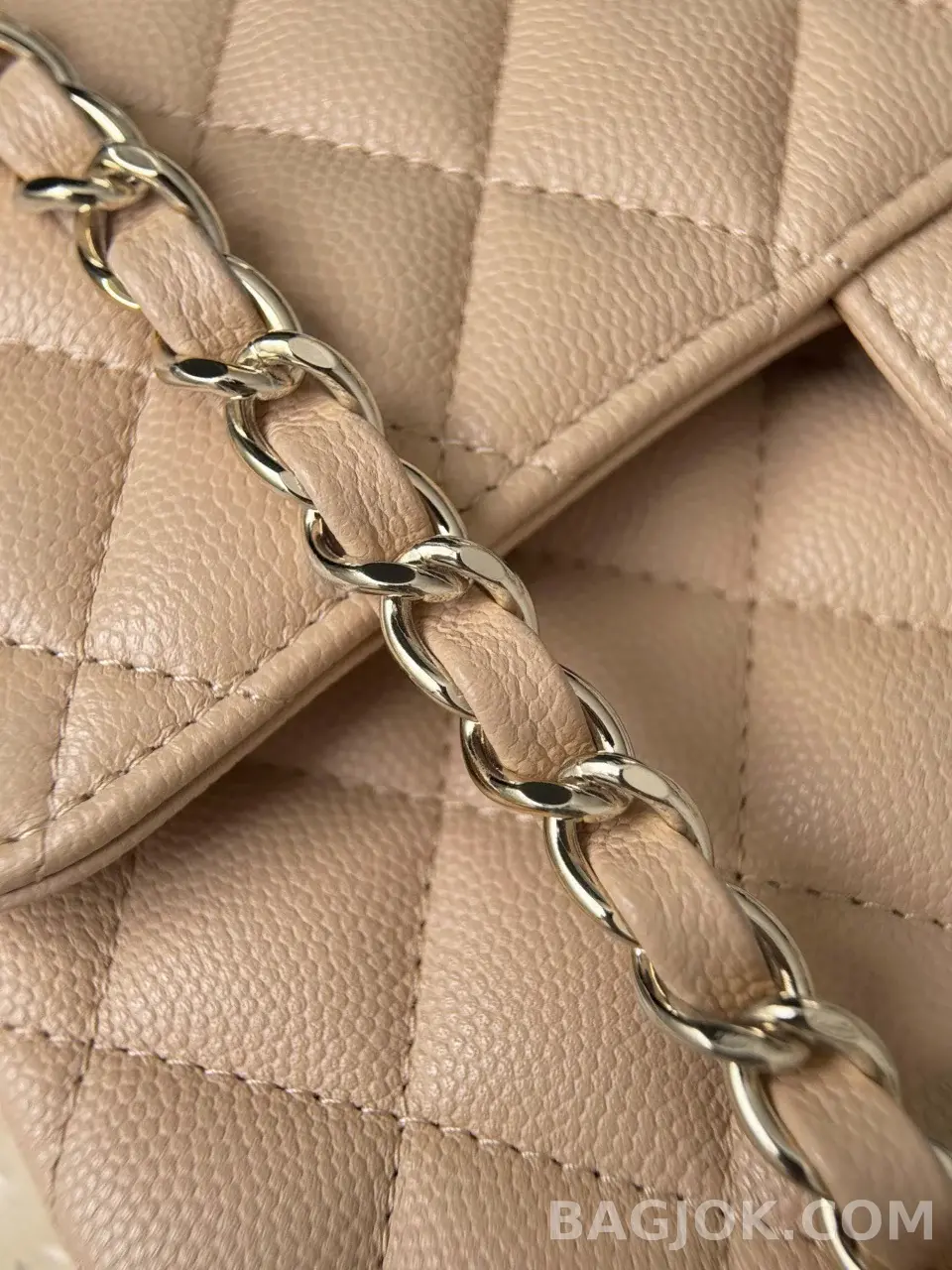 샤넬 Chanel 클래식 플랩백 미디움 캐비어 상세 이미지