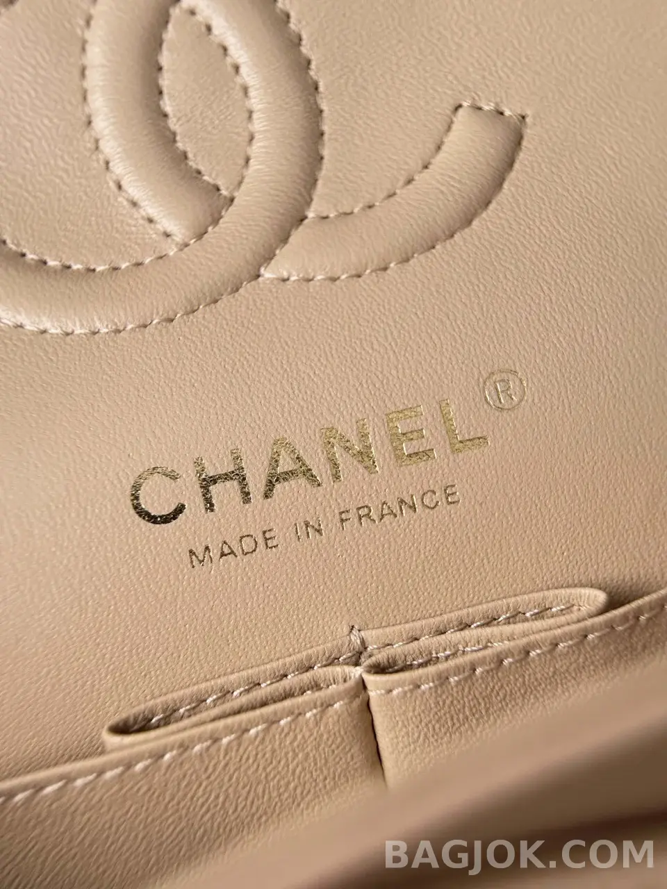 샤넬 Chanel 클래식 플랩백 미디움 캐비어 상세 이미지