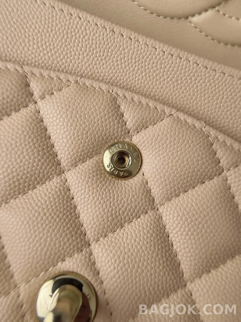 샤넬 Chanel 클래식 플랩백 미디움 캐비어 상세 이미지