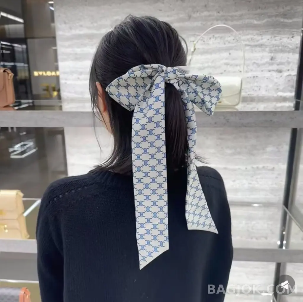 셀린느 셀린느 라발리에르 미니 트리옹프 실크 트윌 스카프(방도) 상세 이미지