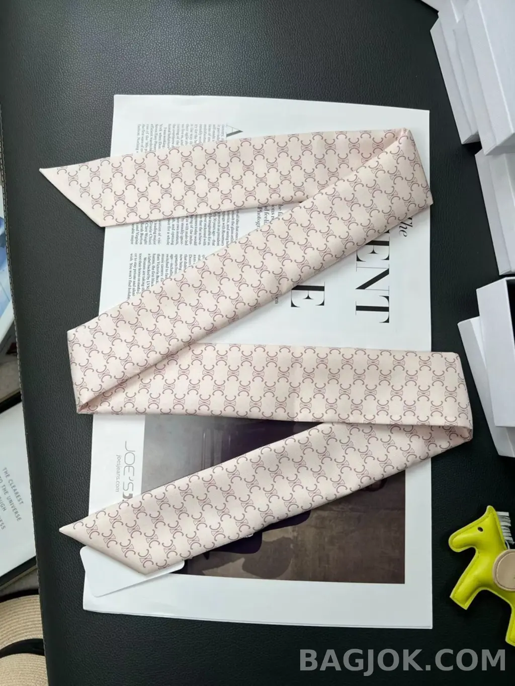 셀린느 셀린느 라발리에르 미니 트리옹프 실크 트윌 스카프(방도) 상세 이미지