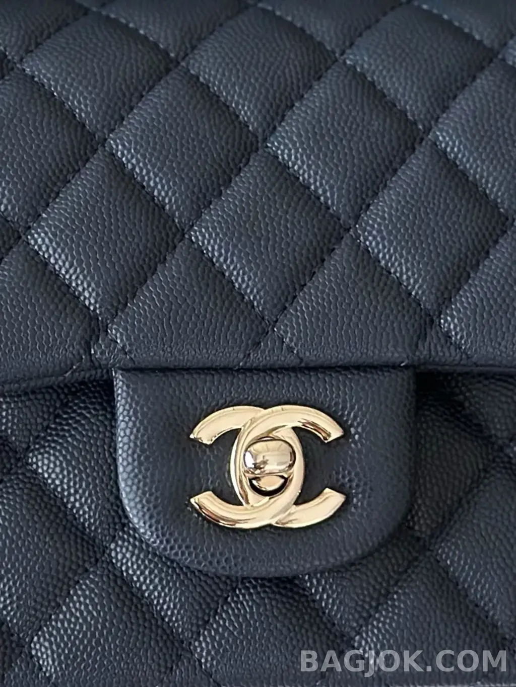 샤넬 Chanel 클래식 플랩백 미디움 캐비어 ver.1 상세 이미지