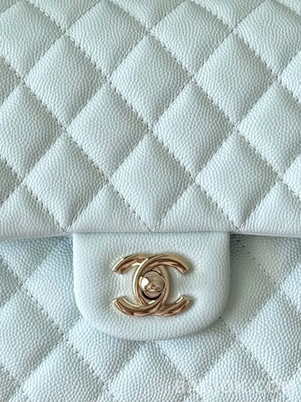샤넬 Chanel 클래식 플랩백 미디움 캐비어 ver.2 상세 이미지