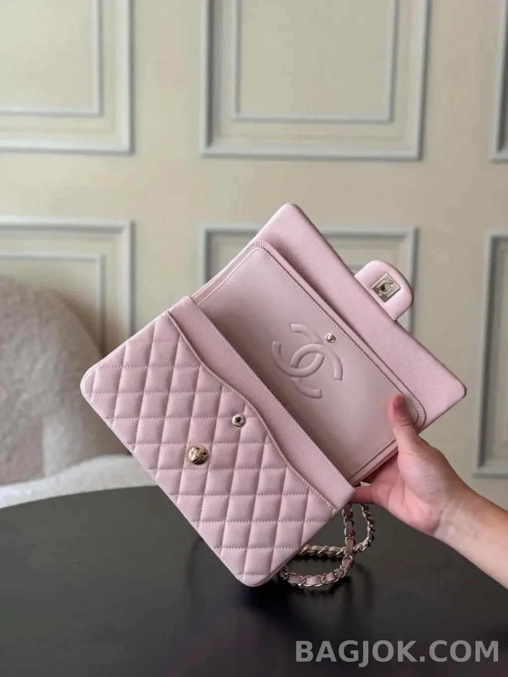 샤넬 Chanel 클래식 플랩백 미디움 캐비어 ver.2 상세 이미지