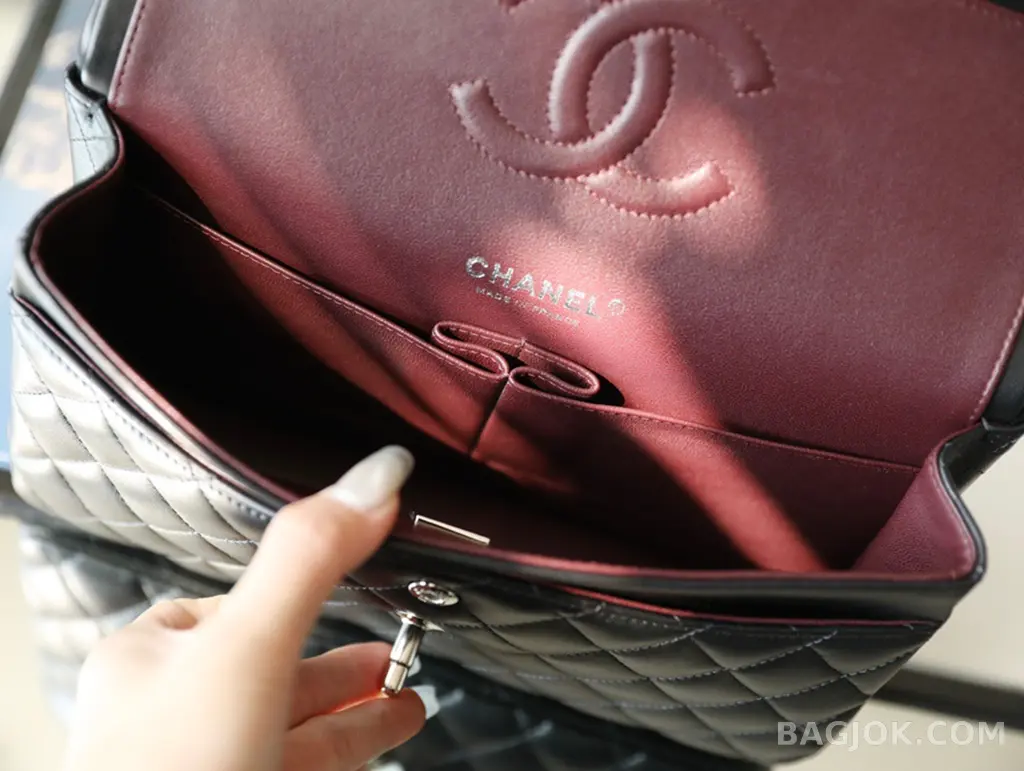 샤넬 Chanel 클래식 플랩백 램스킨 미디움 ver.1 상세 이미지