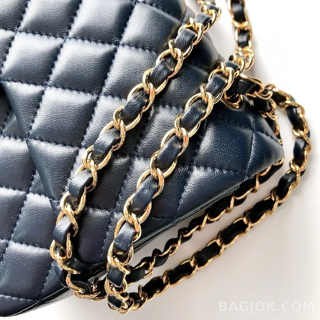 샤넬 Chanel 클래식 플랩백 램스킨 미디움 ver.1 상세 이미지