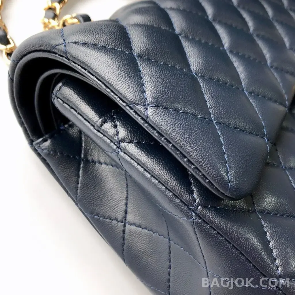 샤넬 Chanel 클래식 플랩백 램스킨 미디움 ver.1 상세 이미지