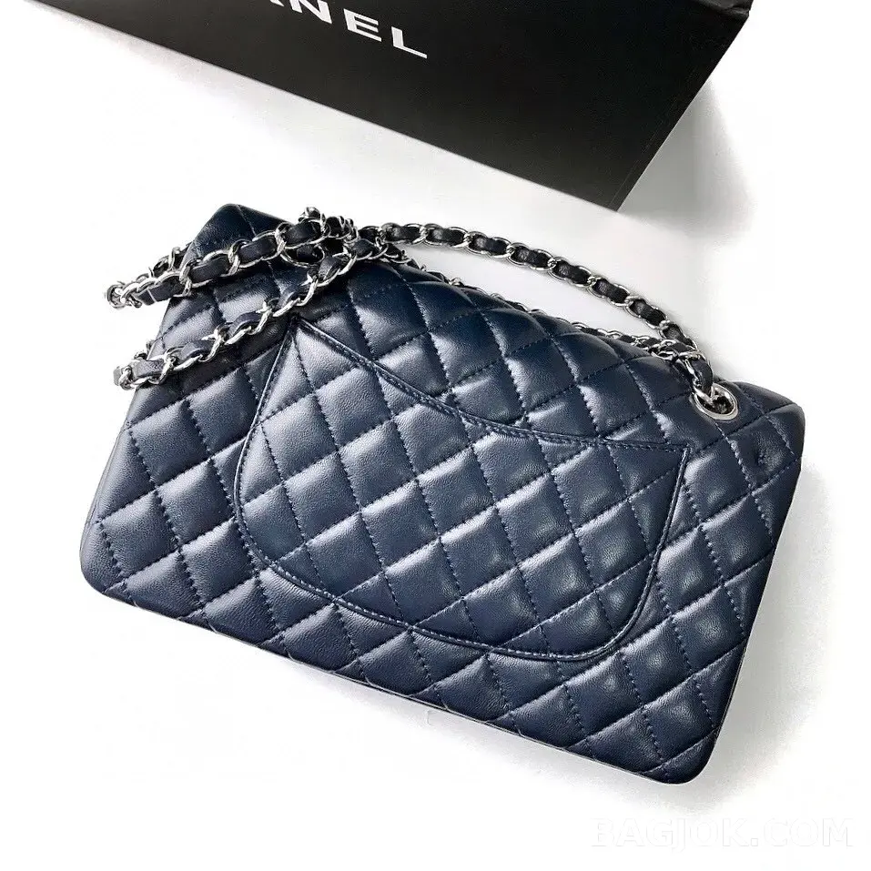샤넬 Chanel 클래식 플랩백 램스킨 미디움 ver.1 상세 이미지