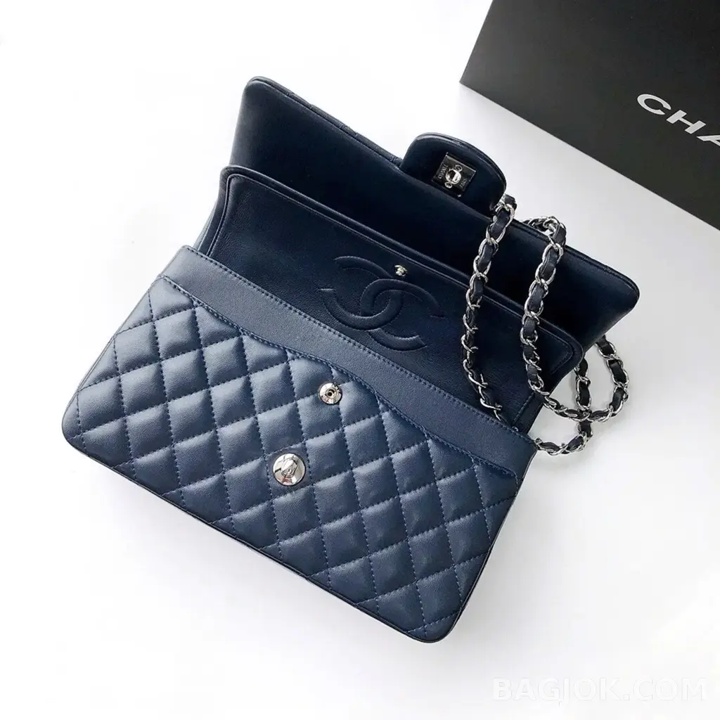 샤넬 Chanel 클래식 플랩백 램스킨 미디움 ver.1 상세 이미지