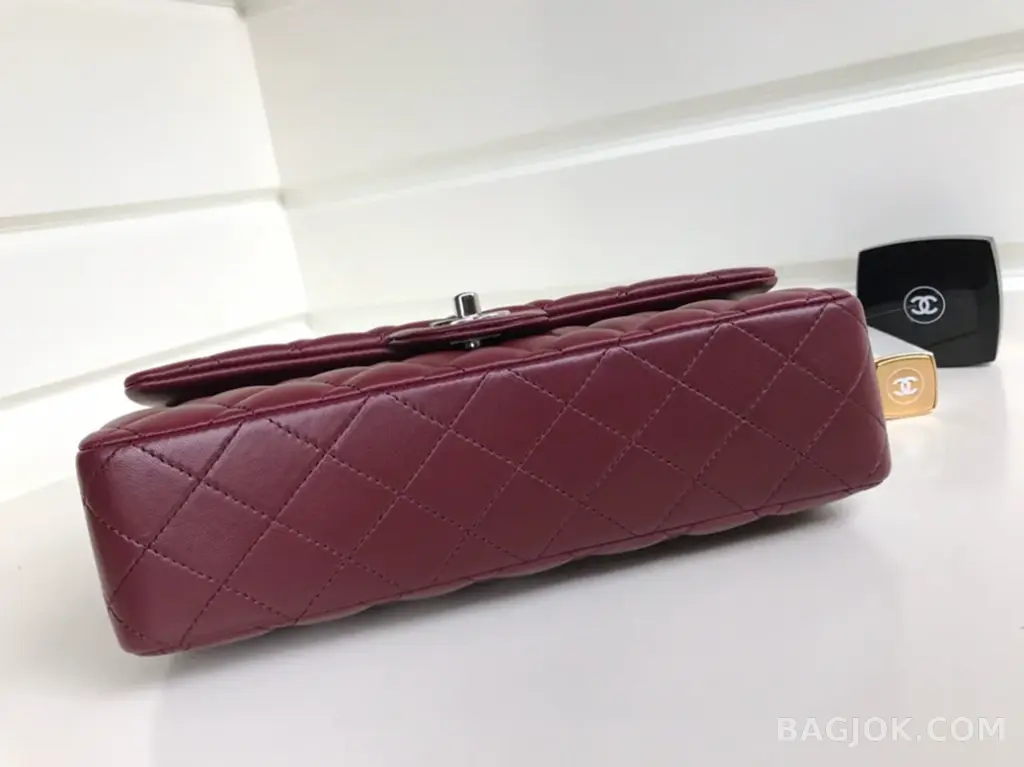 샤넬 Chanel 클래식 플랩백 램스킨 미디움 ver.1 상세 이미지