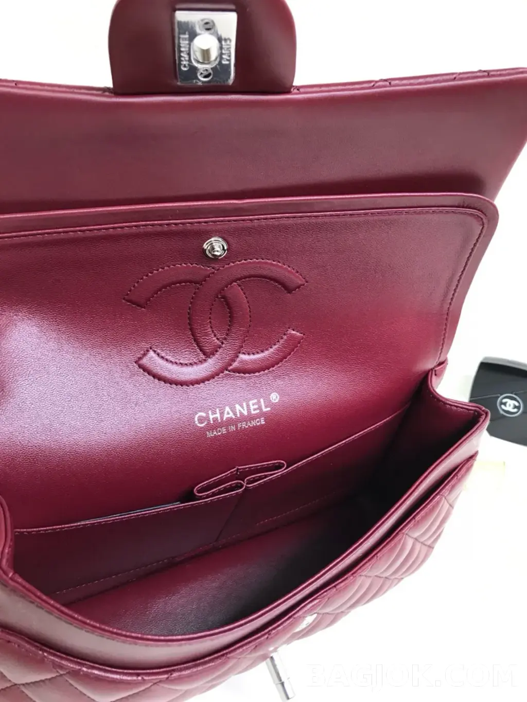 샤넬 Chanel 클래식 플랩백 램스킨 미디움 ver.1 상세 이미지