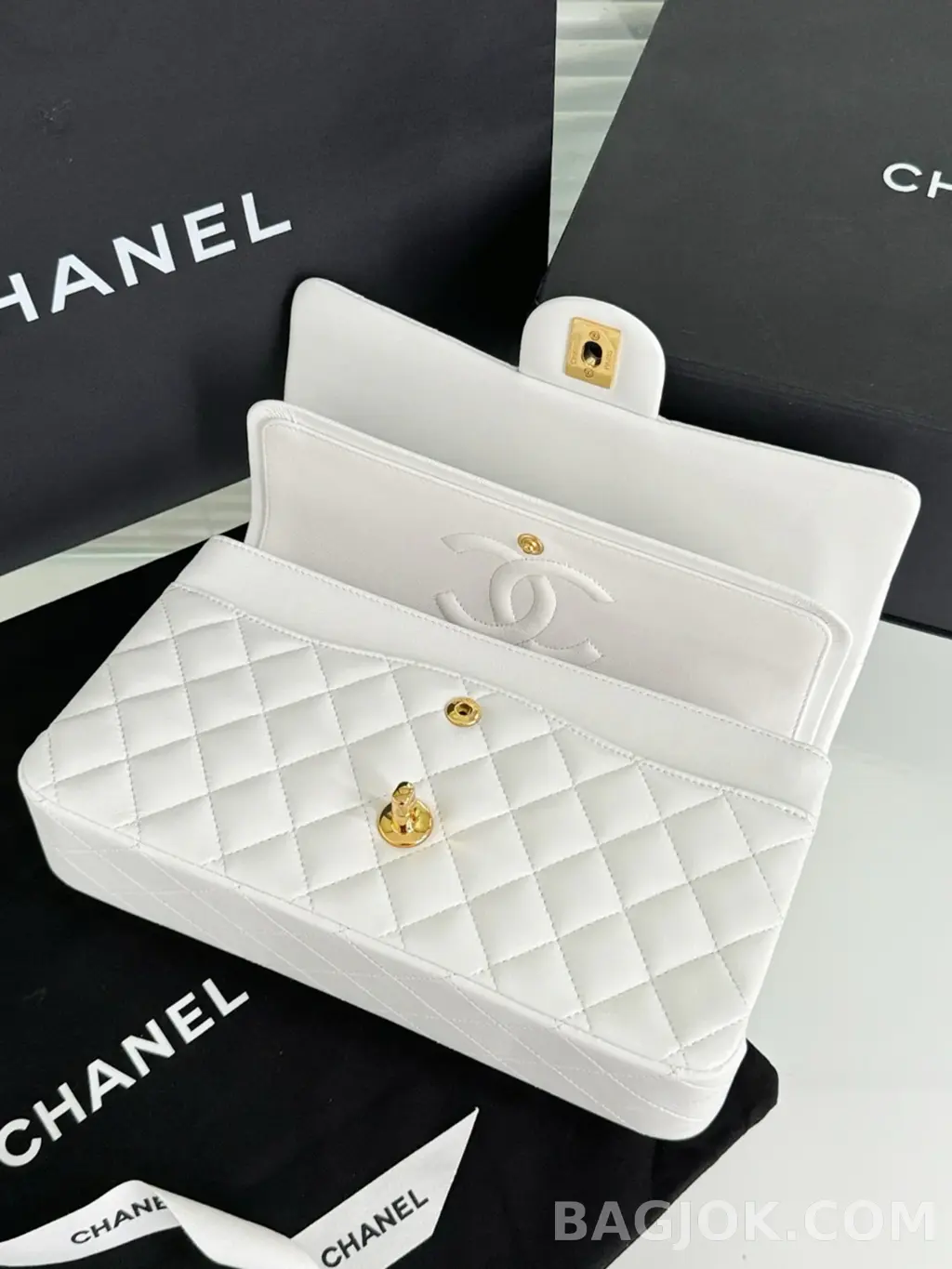 샤넬 Chanel 클래식 플랩백 램스킨 미디움 ver.1 상세 이미지
