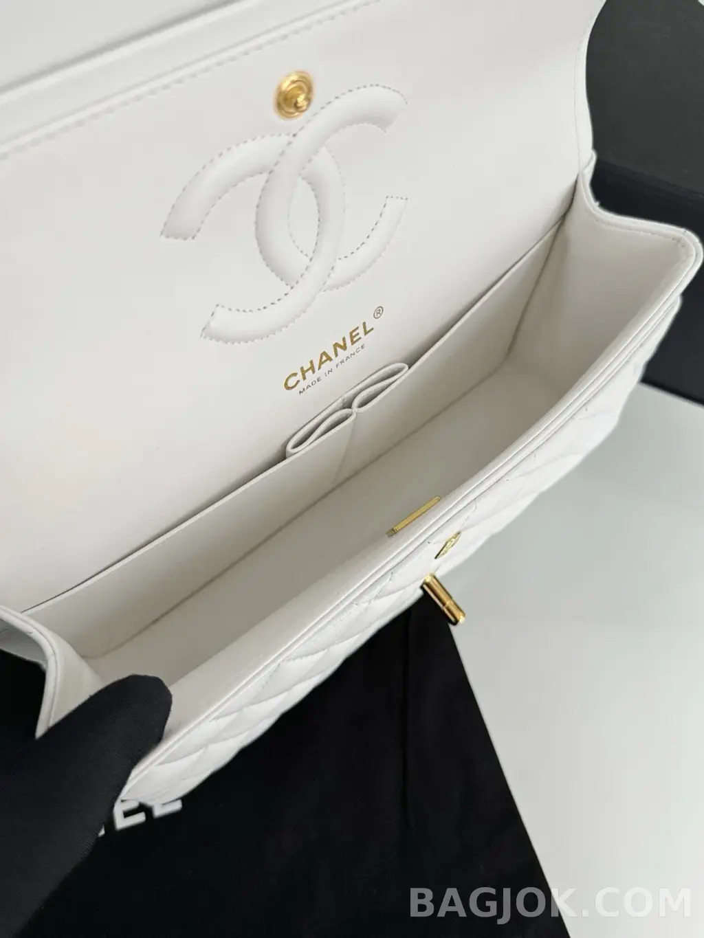 샤넬 Chanel 클래식 플랩백 램스킨 미디움 ver.1 상세 이미지