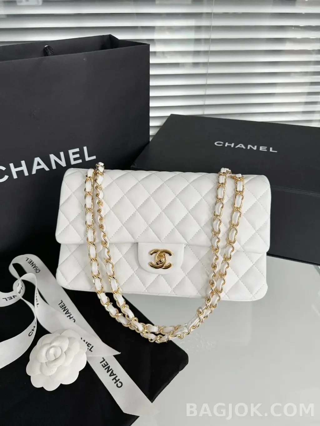 샤넬 Chanel 클래식 플랩백 램스킨 미디움 ver.1 상세 이미지
