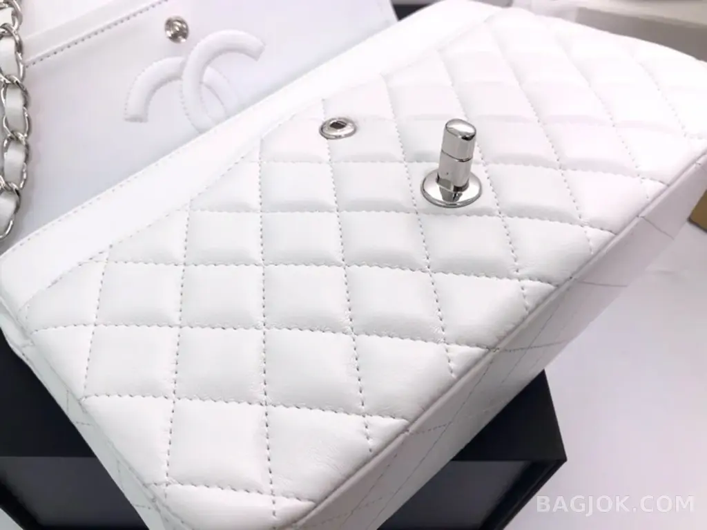 샤넬 Chanel 클래식 플랩백 램스킨 미디움 ver.1 상세 이미지