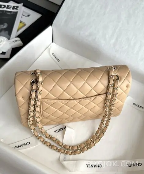 샤넬 Chanel 클래식 플랩백 램스킨 미디움 ver.2 상세 이미지