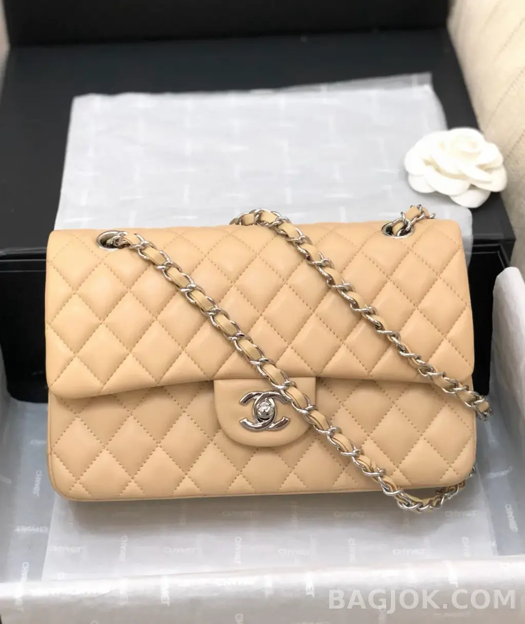 샤넬 Chanel 클래식 플랩백 램스킨 미디움 ver.2 상세 이미지