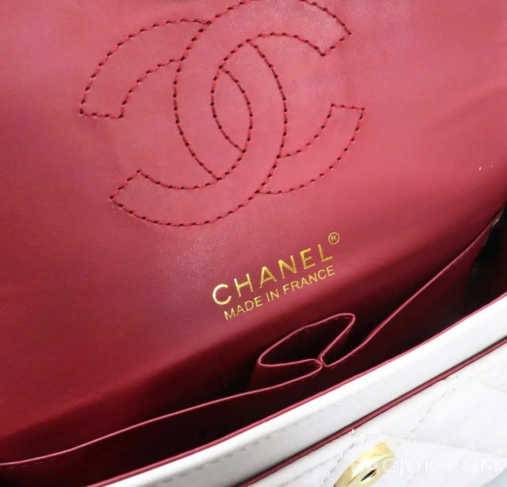 샤넬 Chanel 클래식 플랩백 램스킨 미디움 ver.2 상세 이미지