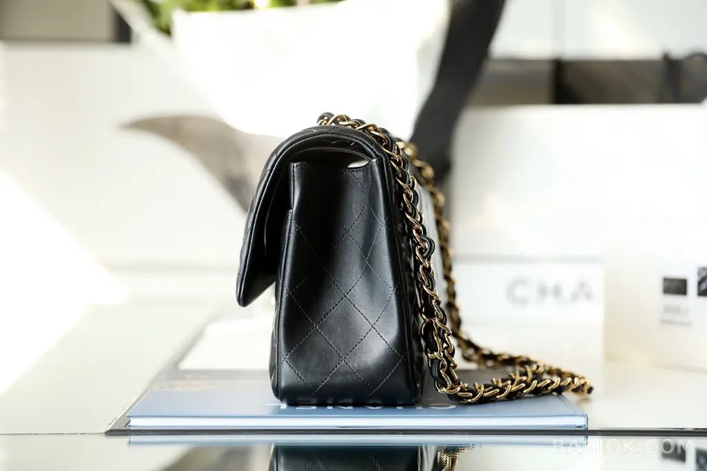 샤넬 Chanel 클래식 플랩백 램스킨 라지 ver.1 상세 이미지