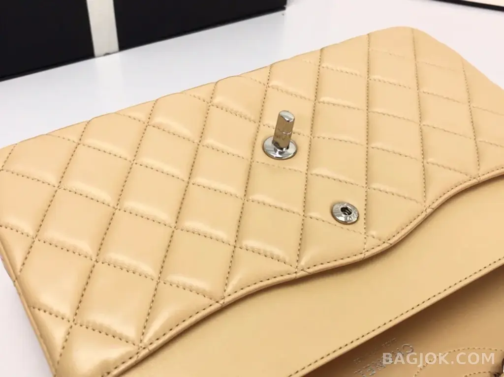 샤넬 Chanel 클래식 플랩백 램스킨 라지 ver.1 상세 이미지
