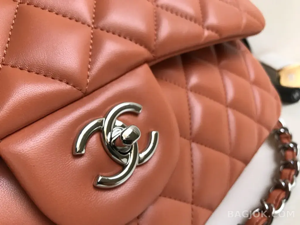 샤넬 Chanel 클래식 플랩백 램스킨 라지 ver.2 상세 이미지