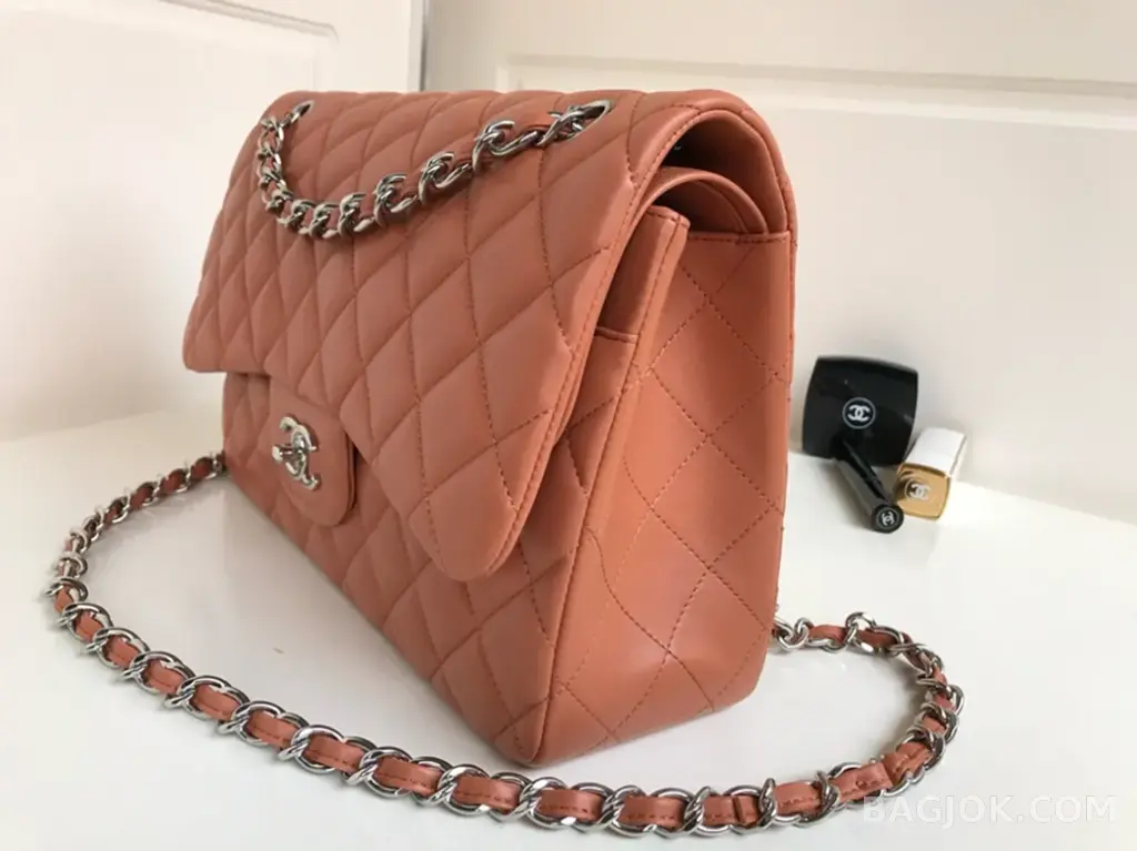 샤넬 Chanel 클래식 플랩백 램스킨 라지 ver.2 상세 이미지