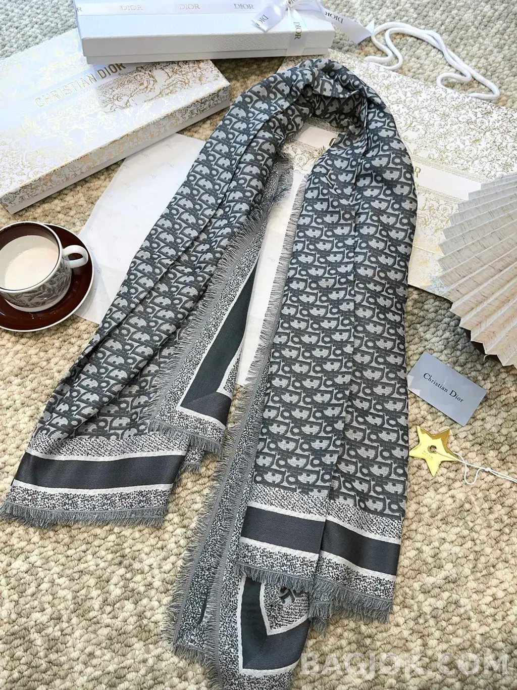 디올 디올 오블리크 그레이 실크 울 숄 상세 이미지